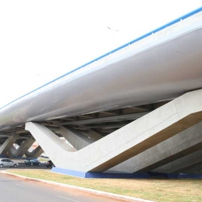 Viaduto João Naves de Ávila LJ Construções